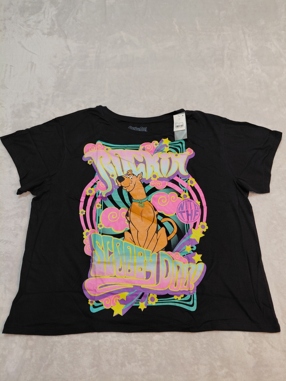 Brand New NWT Scooby-Doo "Rockin' With The Scooby-Doo" Graphic
